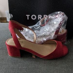 BNWOT Torrid Red Square Toe Block Heel SZ 9.5